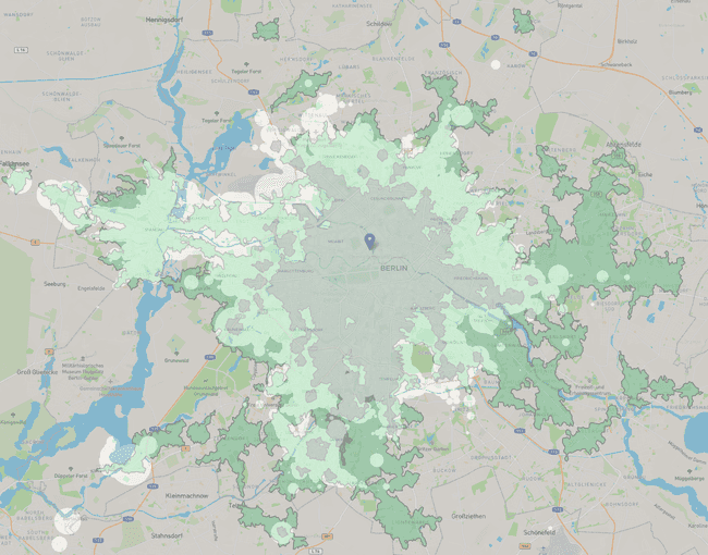 Berlin travel time map - comparing 60 minutes on approximated transit vs available official transit data vs Mapnificent